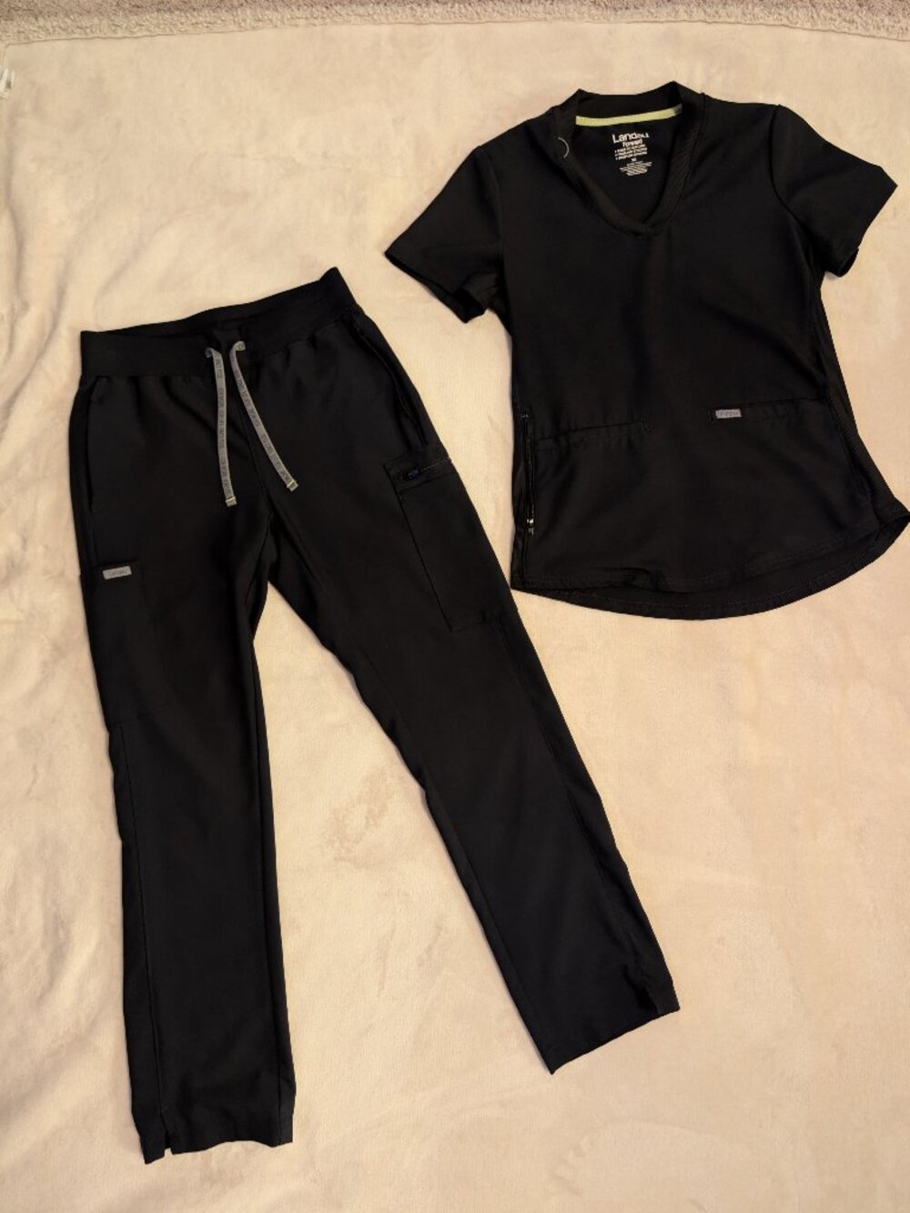 Landau Forward Black Scrub Set
